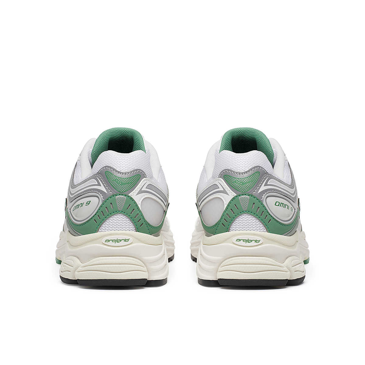 Progrid Ivory Green portée – look streetwear naturel