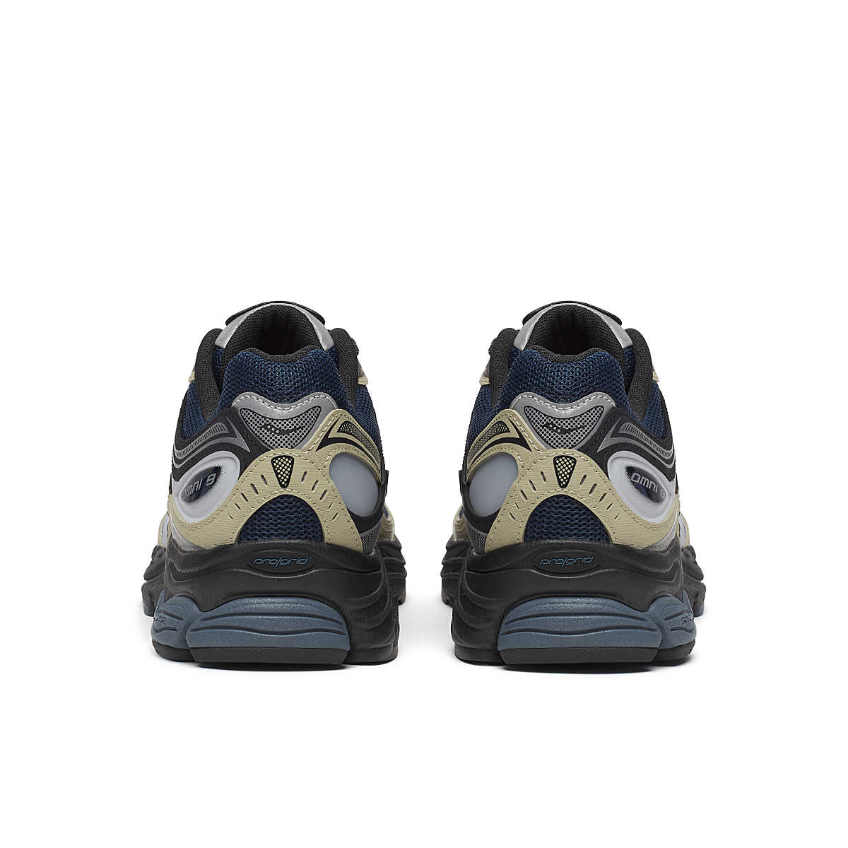 Omni 9 Blue Brass portée – sneaker technique colorée