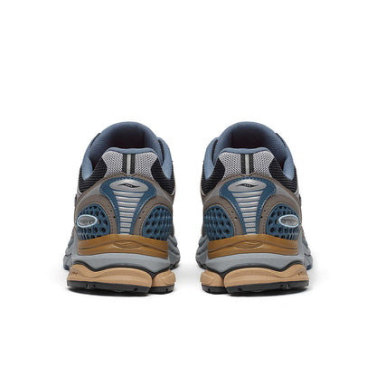 Saucony Progrid Triumph 4 Winter Tech portée – look rétro et protection hivernale