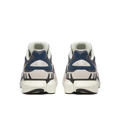 Grid NXT Suede Gris Moon – look streetwear futuriste