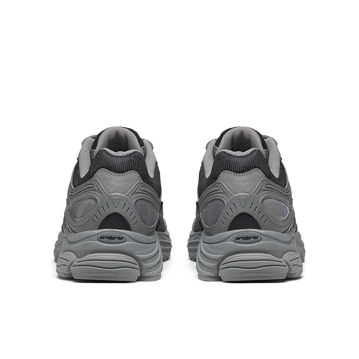 ProGrid Omni 9 ARMOR Gris portée – silhouette outdoor urbaine