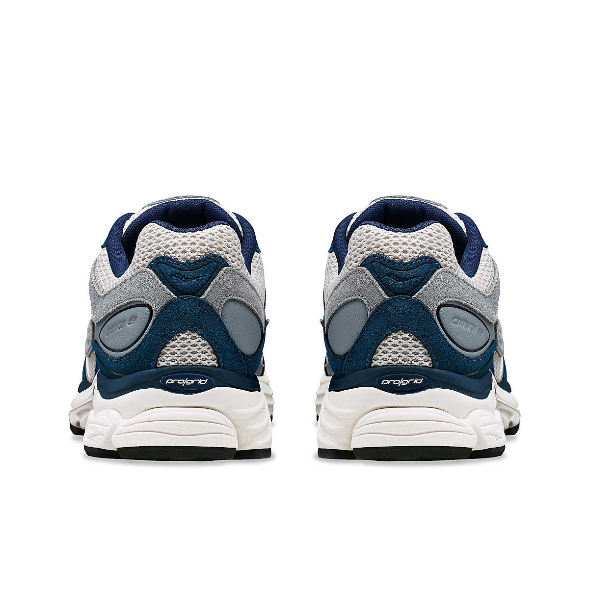 Progrid Omni 9 Premium Light Sand Navy portée – style urbain et confort