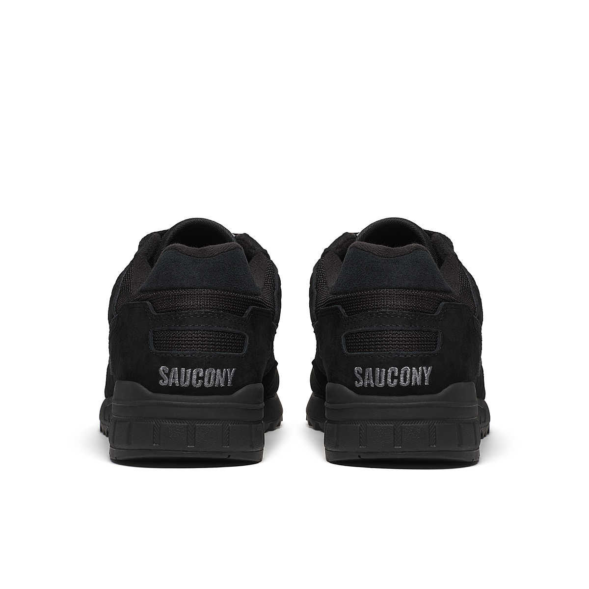 Shadow 5000 portée Black – tenue full black au look urbain